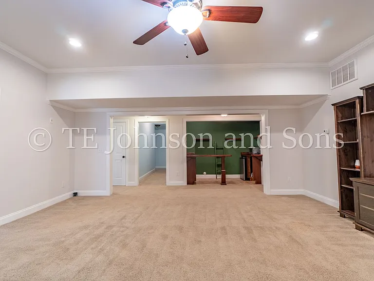 1112 Oakencroft Ct — Photo 45