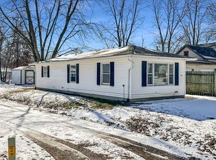 305 W Colorado Ave, Casey, IL 62420