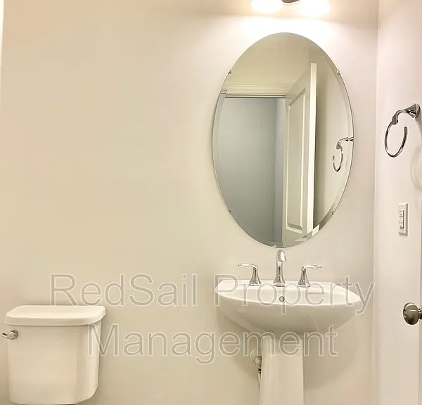 4808 Village Walk — Photo 10