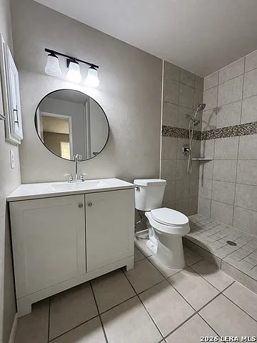 8023 Laurel Bnd — Photo 12
