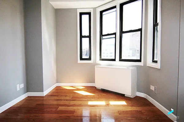 Sold by FirstService Realty (legacy) | media 16