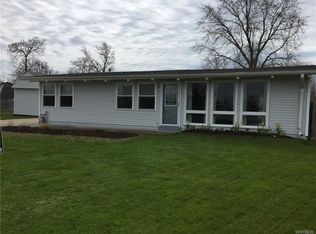 16 Evelyn Ct, Grand Island, NY 14072