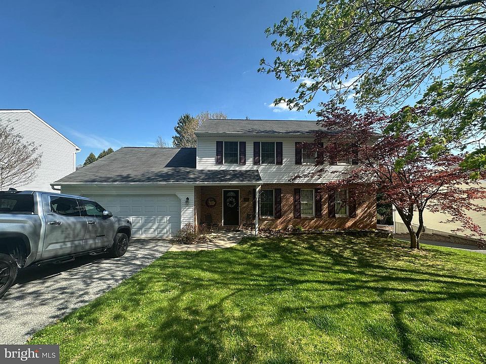 1st image of 211 W Neversink Rd