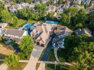 194 E May St, Elmhurst, IL 60126