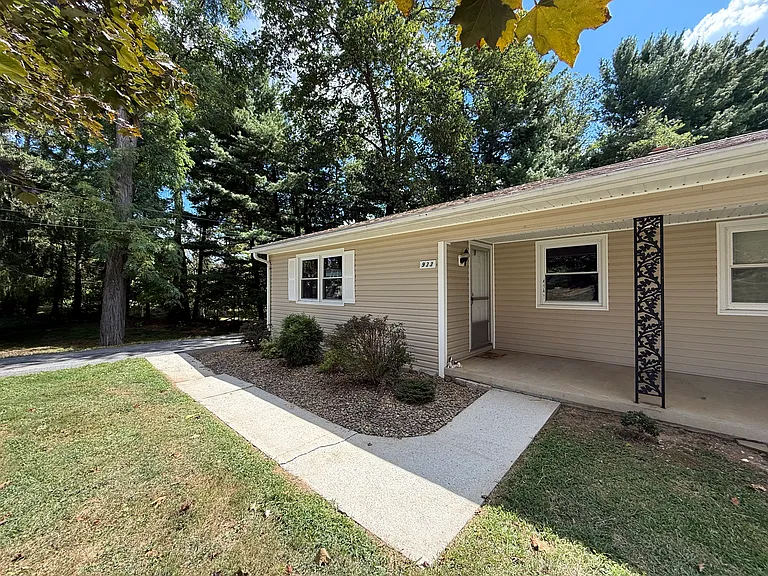 933 Security Rd — Photo 5