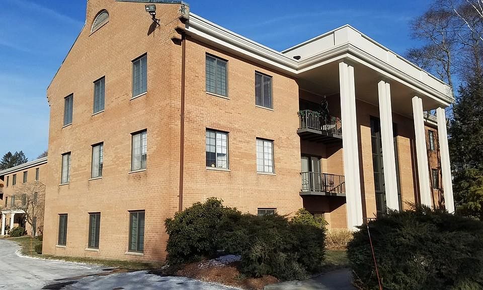 1st image of 31 Church Grn APT 302