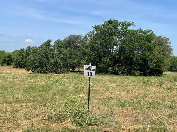 10 County Road 468, Elgin, TX 78621