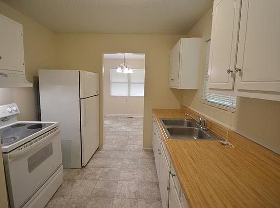 3rd image of 3810 Martin Ave