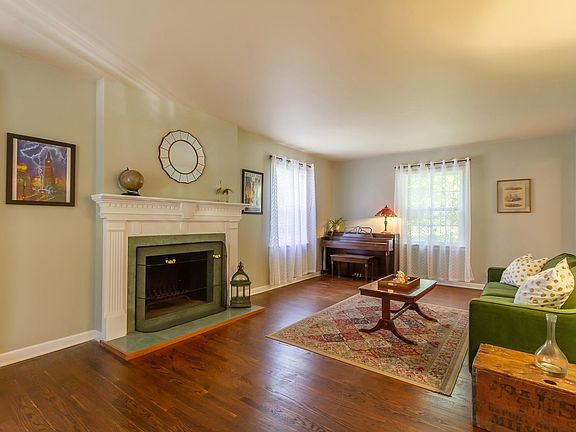 4th image of 3441 Woodland Dr