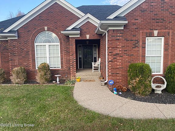 2nd image of 239 Clinton Ct