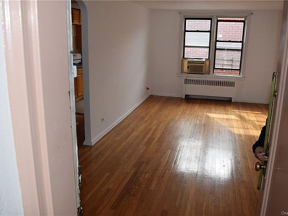 4th image of 3231 Barker Ave APT 3B
