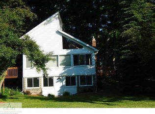 6293 Lake Dr, Haslett, MI 48840