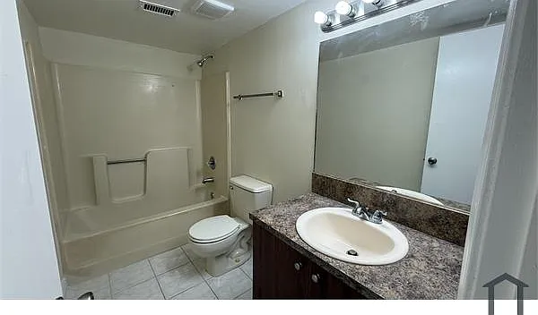 8011 Southgate Blvd #L1 — Photo 3