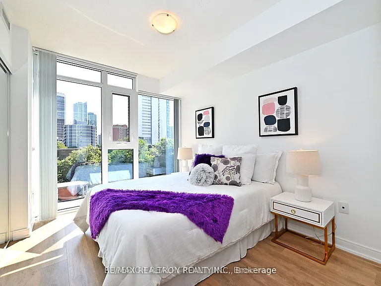 50 Wellesley St E #704 — Photo 7