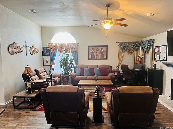 3rd image of 6815 Raintree