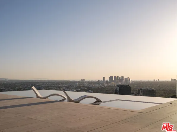 1305 Collingwood Pl, Los Angeles, CA 90069