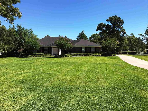 3rd image of 6605 Camelot Ct