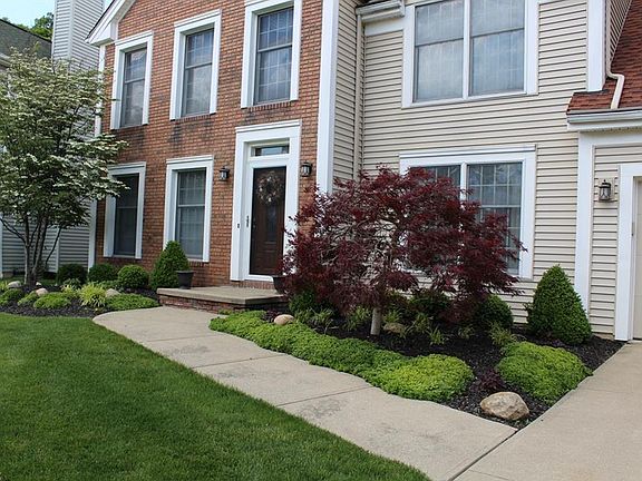 2nd image of 464 Park Pl