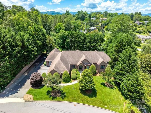 5 Reynolds Pl, Asheville, NC 28804