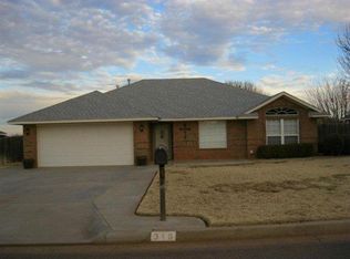 318 N Mary Dr, Elk City, OK 73644