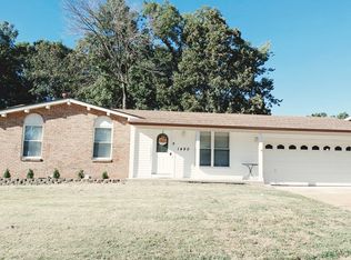 1490 Noche Ct, Fenton, MO 63026