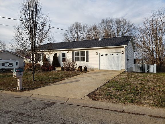 3rd image of 110 Edwards Ln