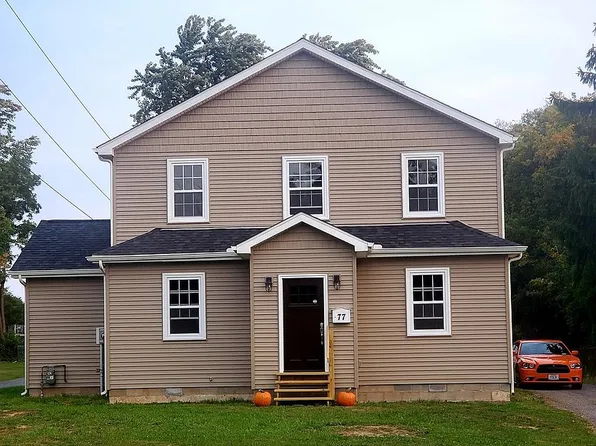 77 Outwater Dr, Lockport, NY 14094