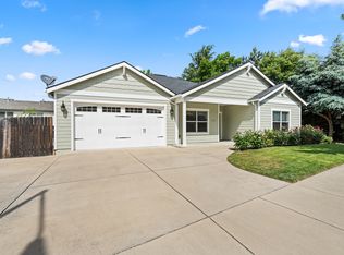 1227 Lithia Way, Talent, OR 97540