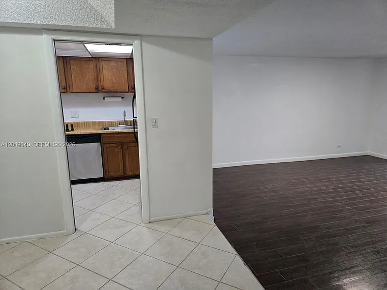 3690 Inverrary Dr #2Q — Photo 8