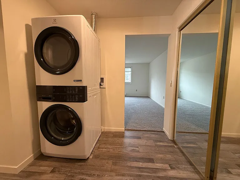Wingra West Apartments — Photo 58