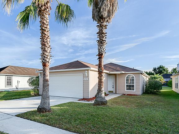 2nd image of 2731 Lantana Lakes Dr W