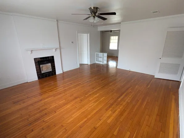 5622 Chartres St APT 4, Houston, TX 77004