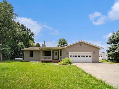 13692 Upton Rd, Bath, MI, 48808