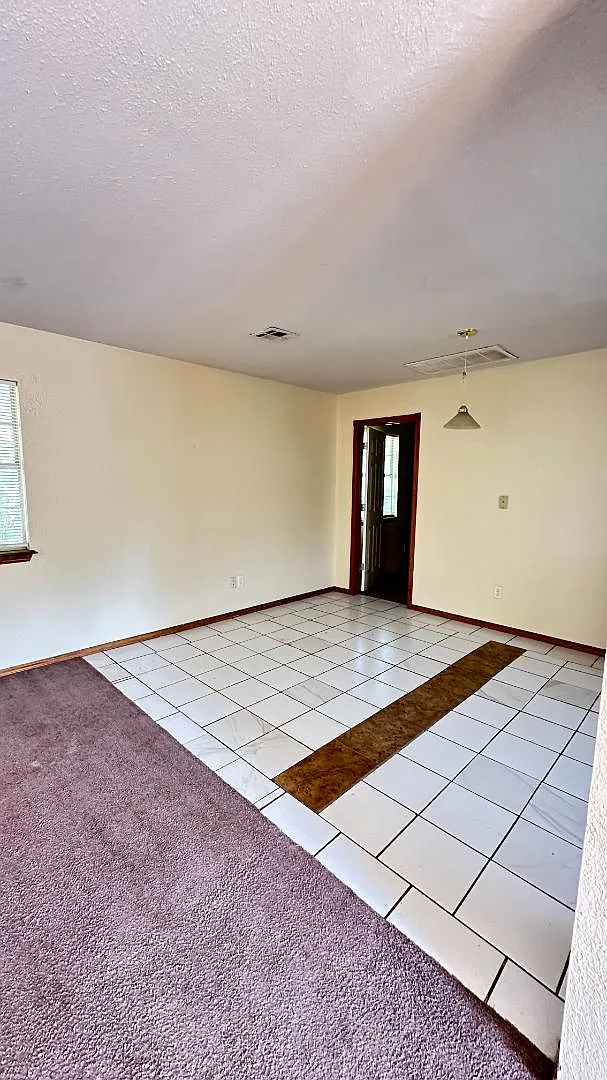 14117 SE 29th St - F — Photo 2
