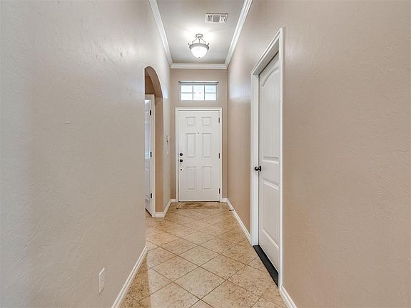 3rd image of 1524 Rangeline Rd