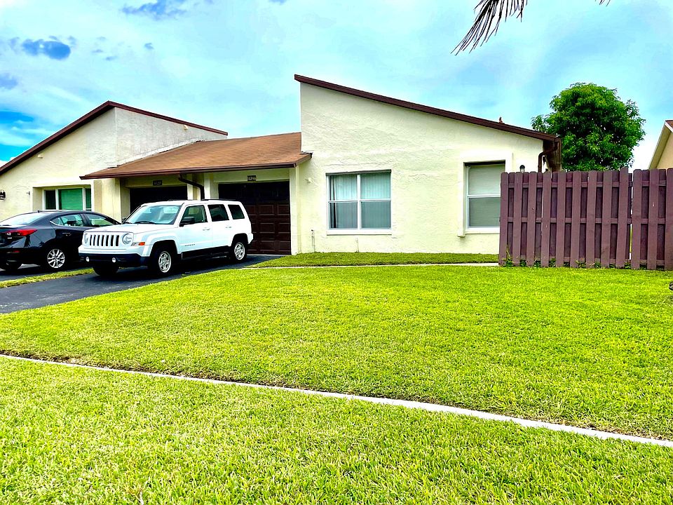1st image of 5421 Mirror Lakes Boulevard