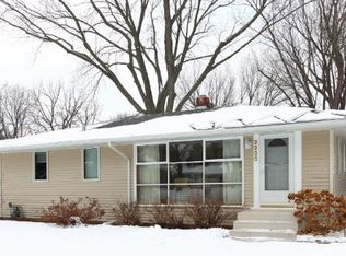 2225 Burr St N, Maplewood, MN 55117