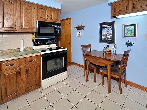 3rd image of 1341 Craig Dr