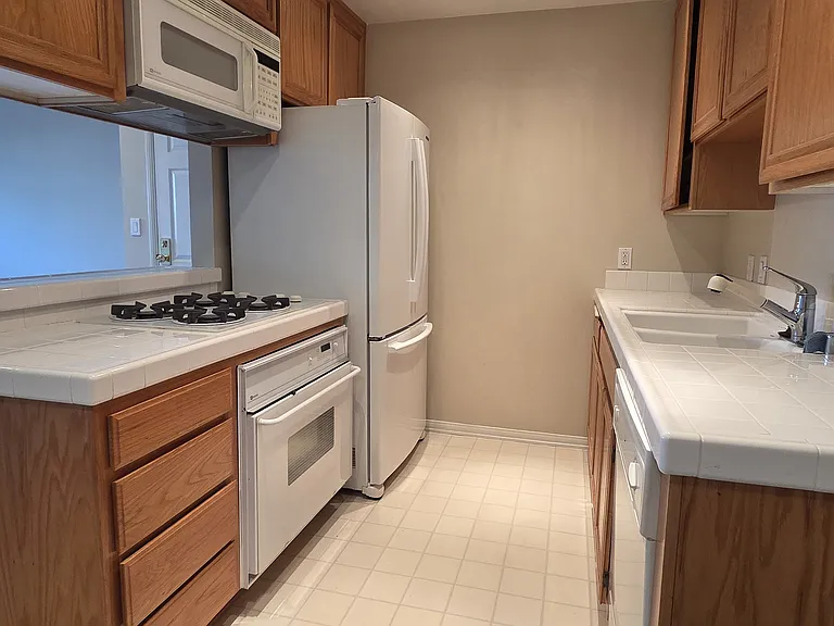 4501 Cedros Ave #237 — Photo 5