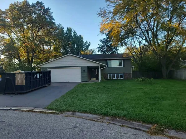 7449 25th Street Cir N, Oakdale, MN 55128