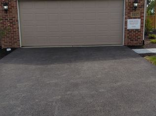 1001 Regent Dr, Matteson, IL 60443