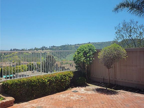 3rd image of 33 Cottage Ln