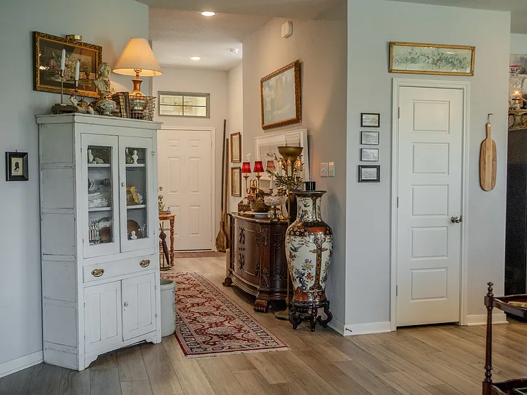 6921 Sulphur Ct — Photo 3