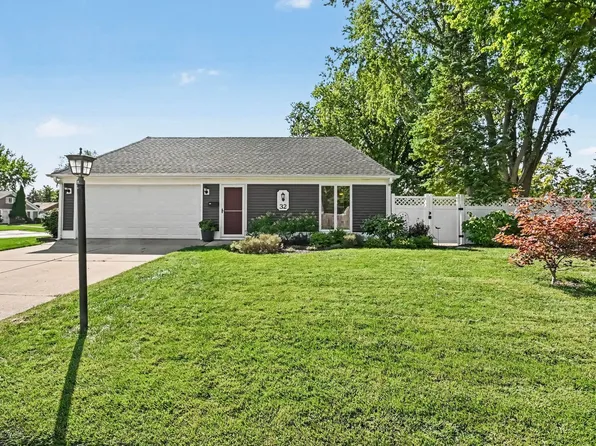 32 Springdale Rd, Montgomery, IL 60538