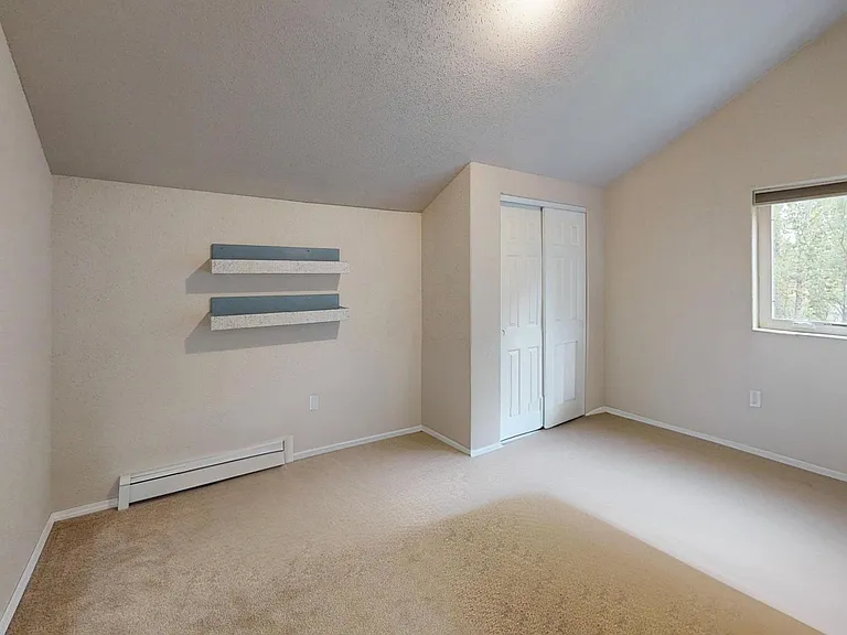 2494 Schutzen St — Photo 13