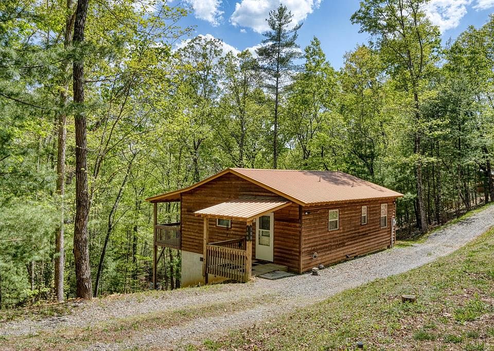 1st image of 100 Fern Cove Ln