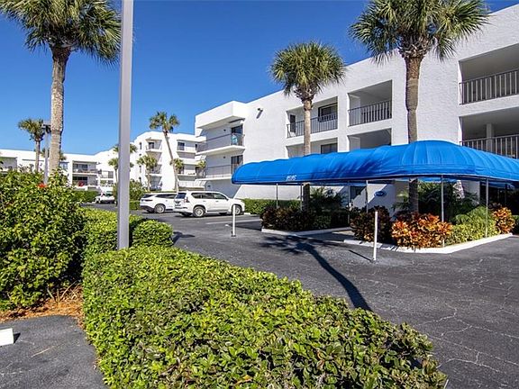 3rd image of 1616 Ocean Dr APT 401