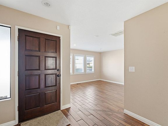 5th image of 1509 Maplehill Rd