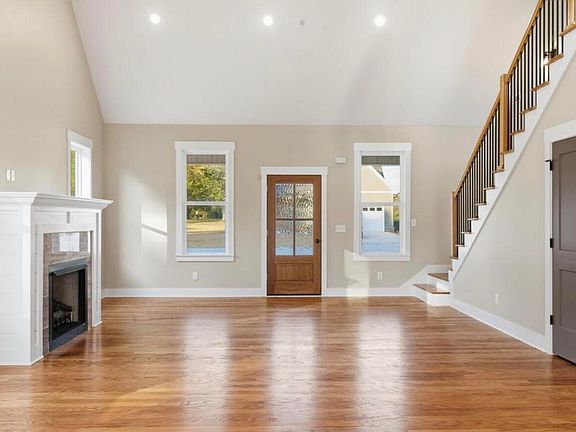 3rd image of 125 Mila Mae Ln