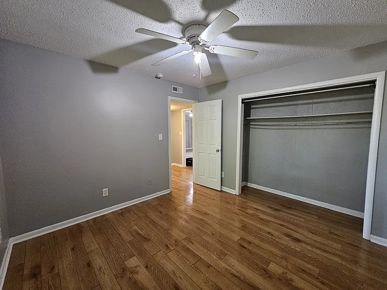 1801 Sunset Ter #C — Photo 10